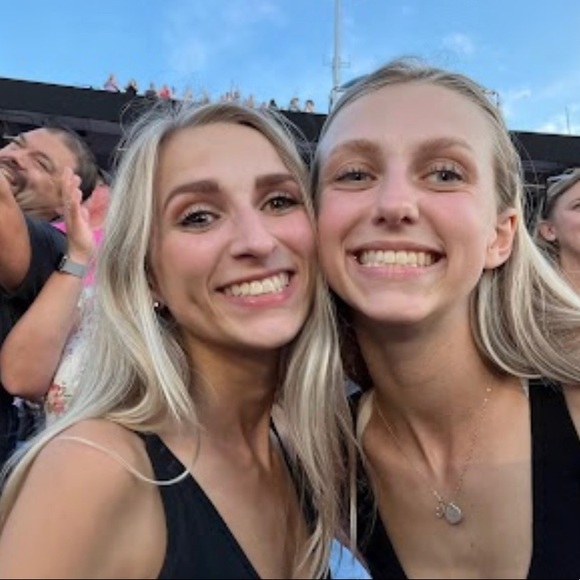 Meet your Posher, Marnie - Picture 2 of 4